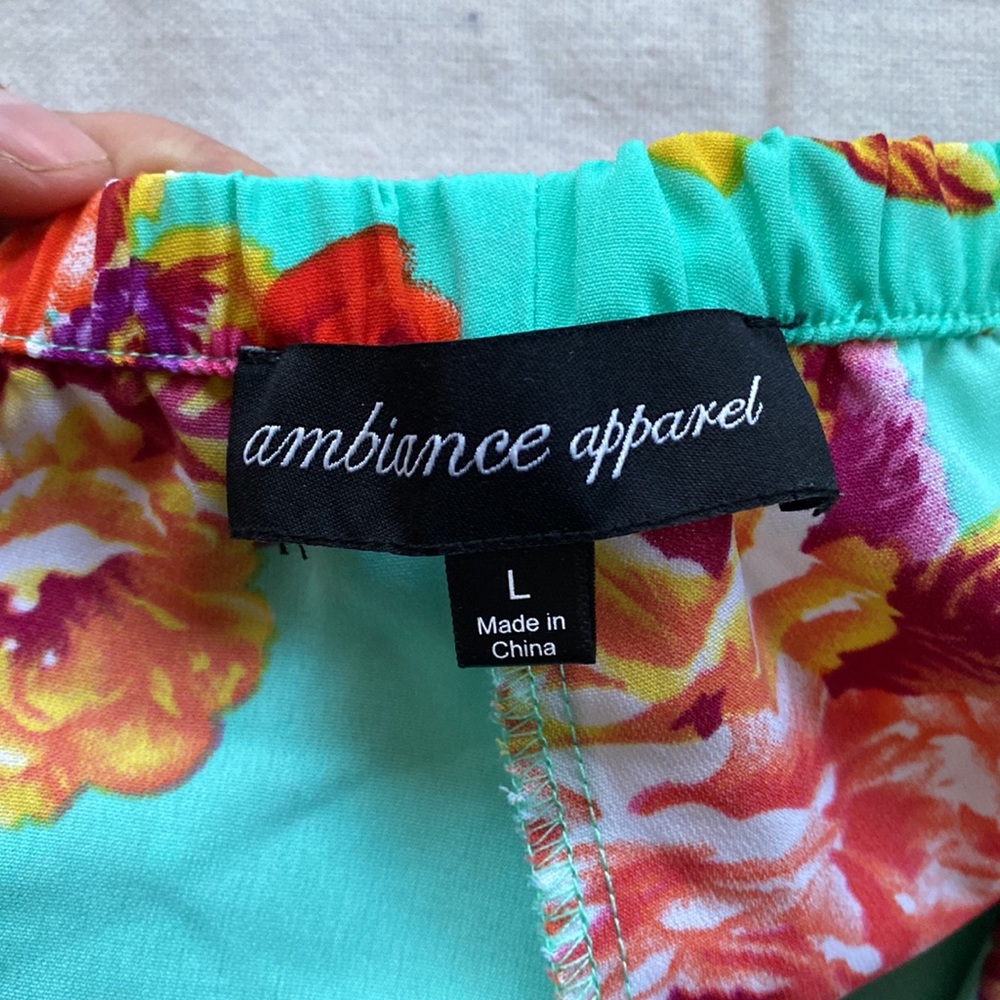 Shorts - Picture 3 of 3